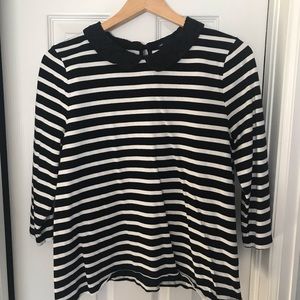 Gap T-shirt with lace collar